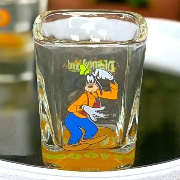 DISNEY Set of shot glasses - Picture 5 of 6